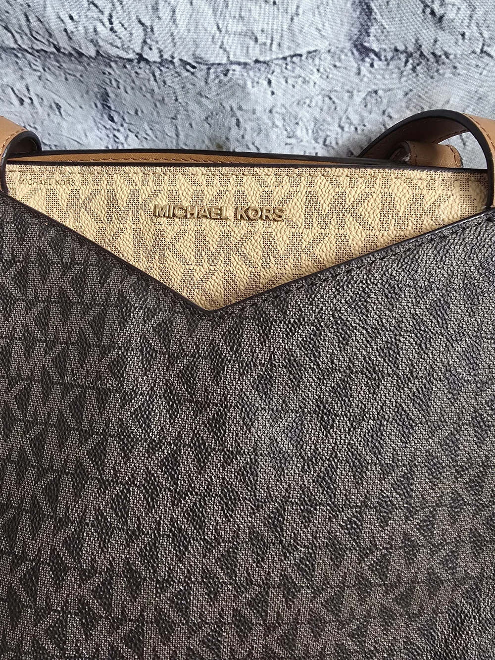 Michael Kors Mobwife Whitney Two-Tone Brown Logo Small Designer Tote Bag